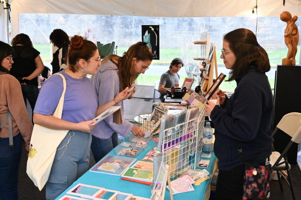 Feria De Las Artes;feria De Las Artes.lugar:facultad De Artes